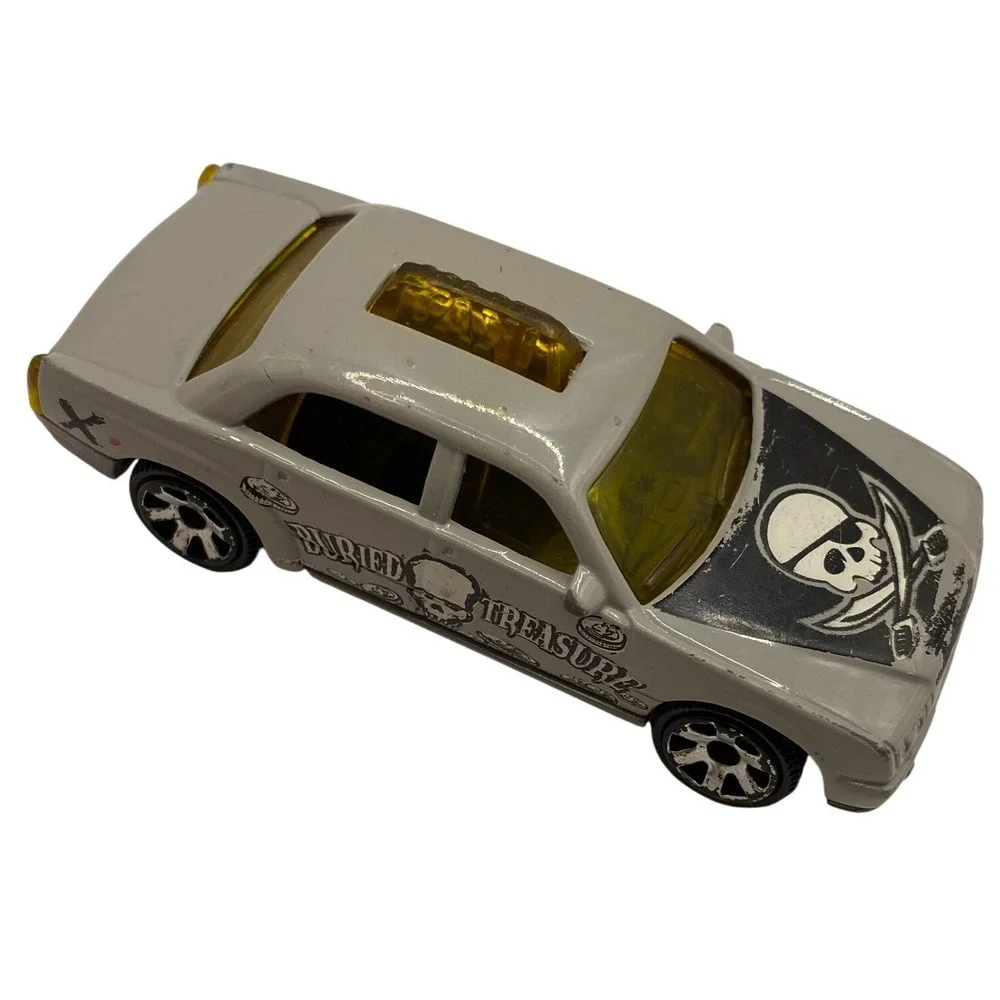 Vintage Matchbox Taxi Cab‎ Buried Treasure Pirate Skull 2002 Mattel Diecast Car